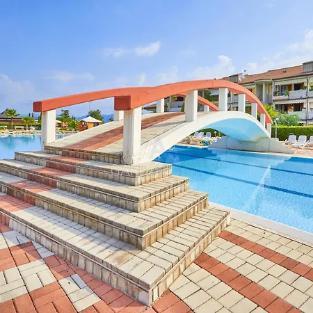 - 3 Piscine E Terrazza Privata *