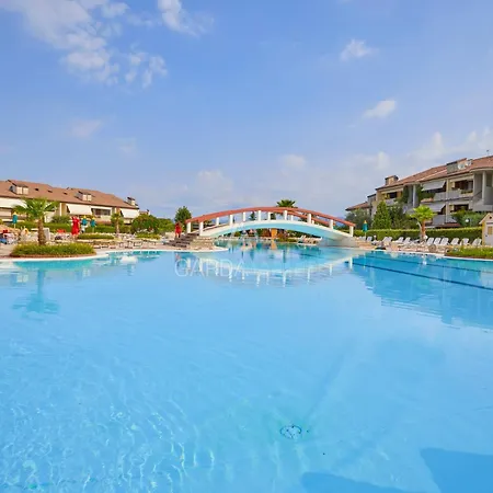 - 3 Piscine E Terrazza Privata