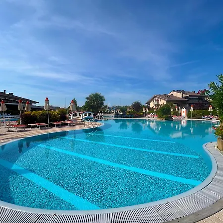 - 3 Piscine E Terrazza Privata Desenzano del Garda