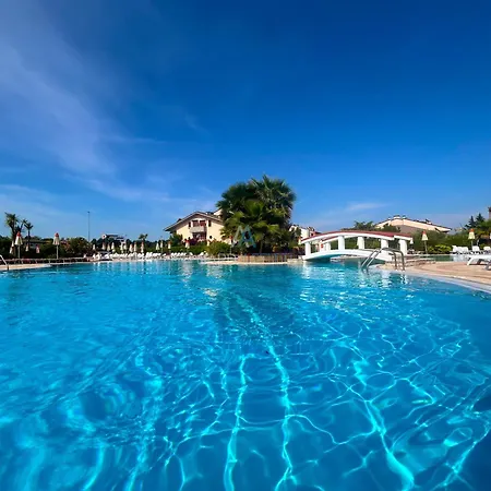 - 3 Piscine E Terrazza Privata *