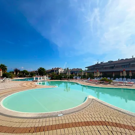 Apartment - 3 Piscine E Terrazza Privata *