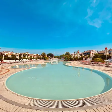 - 3 Piscine E Terrazza Privata Apartment Desenzano del Garda